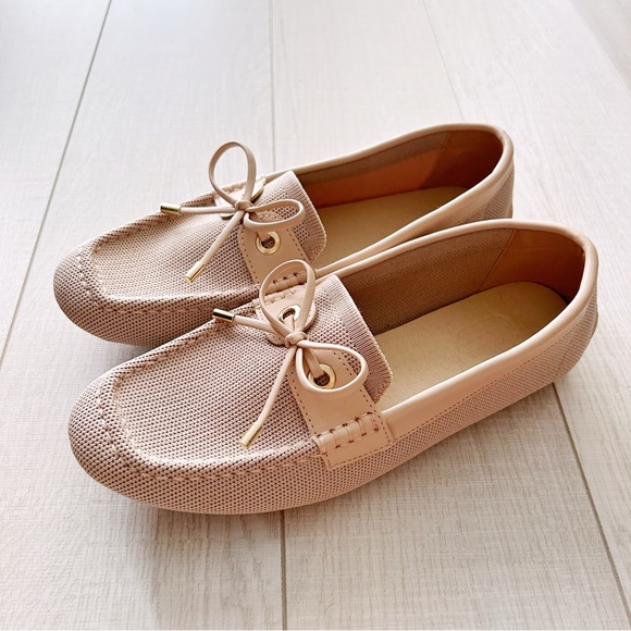 Shoes - Light pink knit loafers